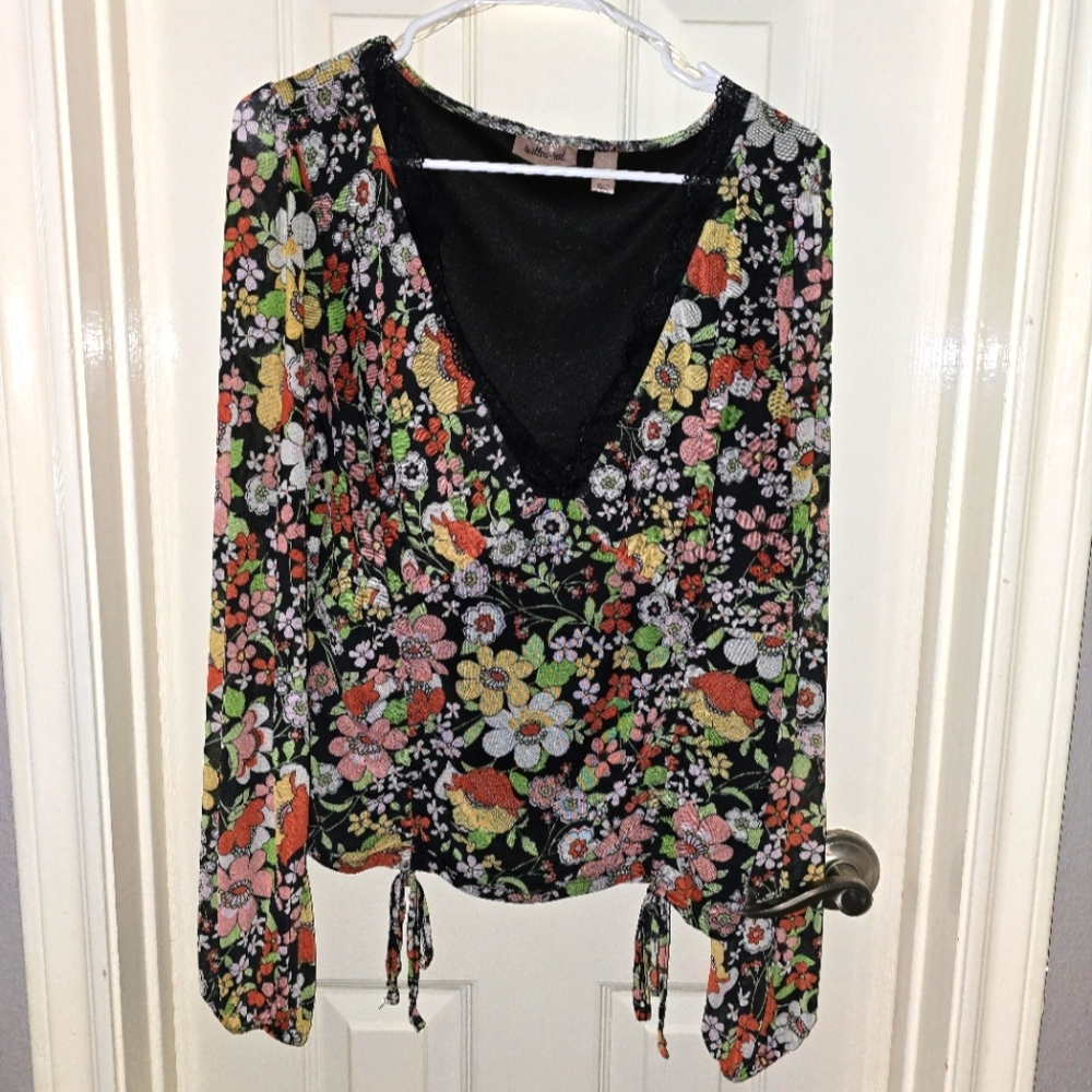 Floral Top with lace trim